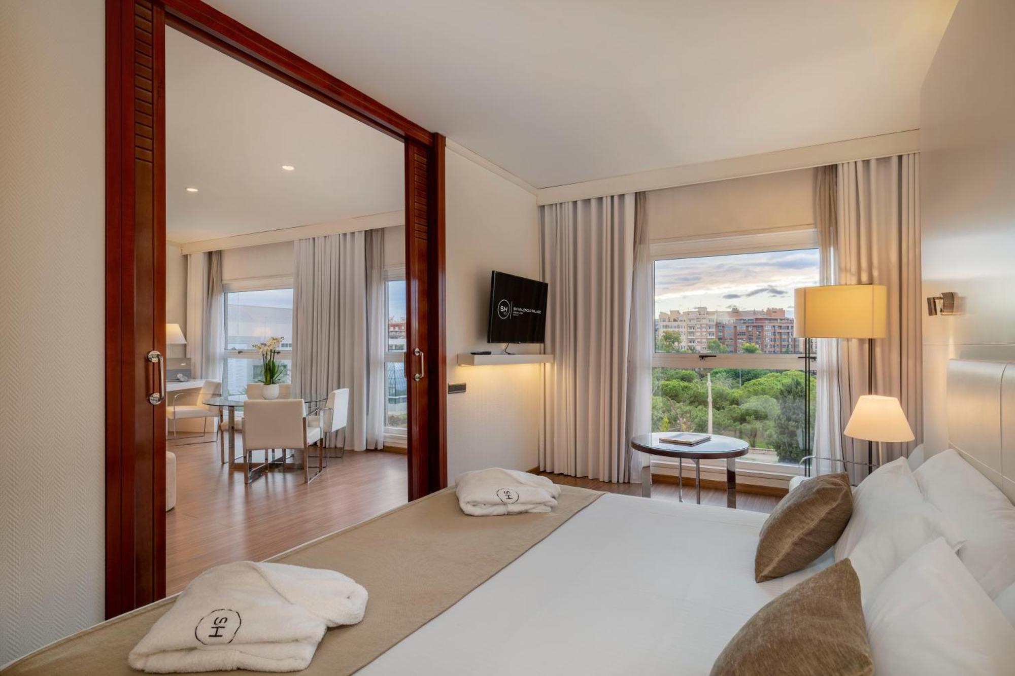 Junior Suite,1742580946:JPEG